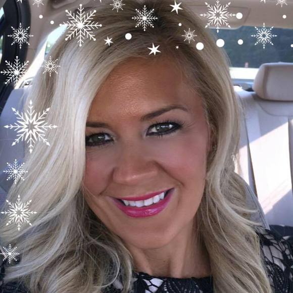 Meet your Posher, Lori - Picture 1 of 1